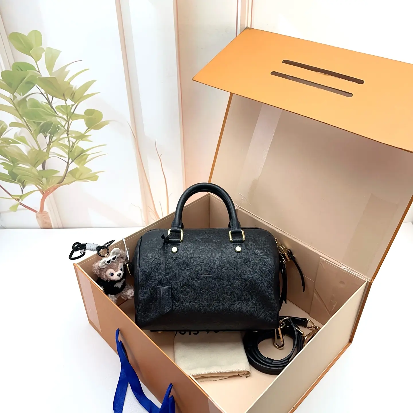 Pre-owned Louis Vuitton Black Monogram Empreinte Leather Speedy Bandouliere Bag 0801 raye 23850901
