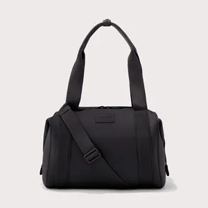 Landon Carryall, Medium