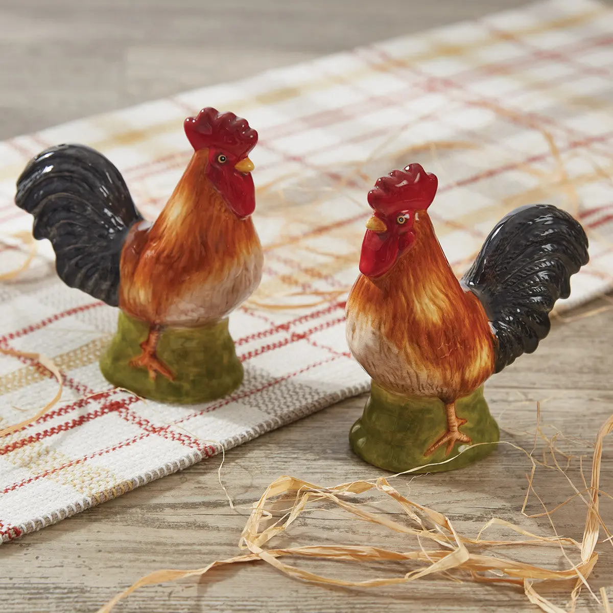 Rooster Themed 2-Piece Salt and Pepper Shaker Set, Kitchen Seasoning Utensils for Home Dining, Two Piece Set