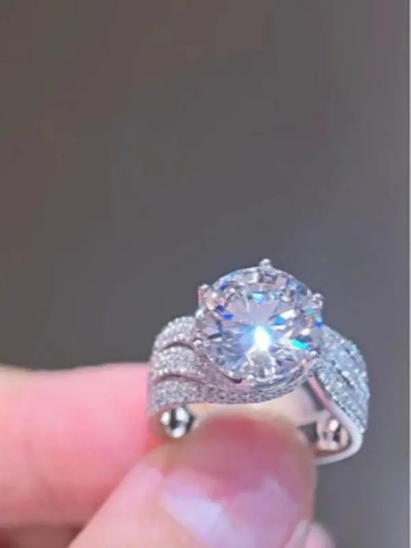 18K Luxury Lab‑Grown Diamond Ring, 5.06ct Center, 0.943ct Accent, E‑VVS2, IGI Certified