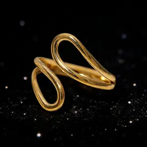 Non-tarnish chunky hollow teardrop gold ring for women, 18K gold-plated statement ring, adjustable mixed metal jewelry.