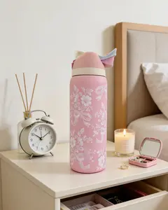 Lace pink Water bottle 32oz, 945ML, freesip,with straw,heatpreservation time more than 24 hours, cold and hot watercan be insulated, can make coffee, frozen drinks,,exquisite workmanship, suitable for camping, work,indoor and Outdoor use.