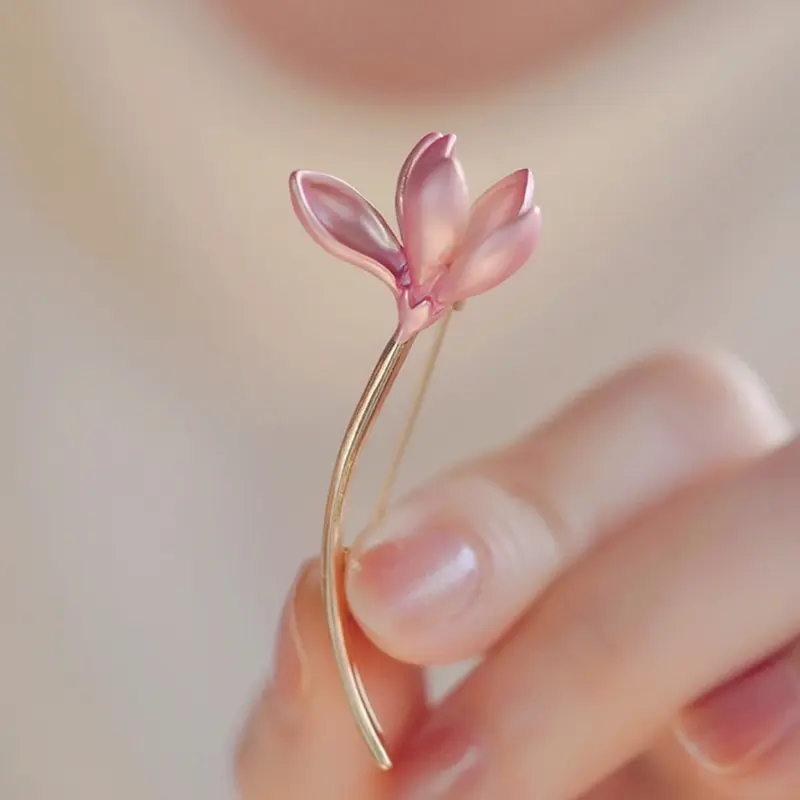 Exquisite Pink Lotus Flower Brooch For Women Elegant Floral Plant Enamel Lapel Pins Girls Wedding Party Bouquet Jewelry Gift