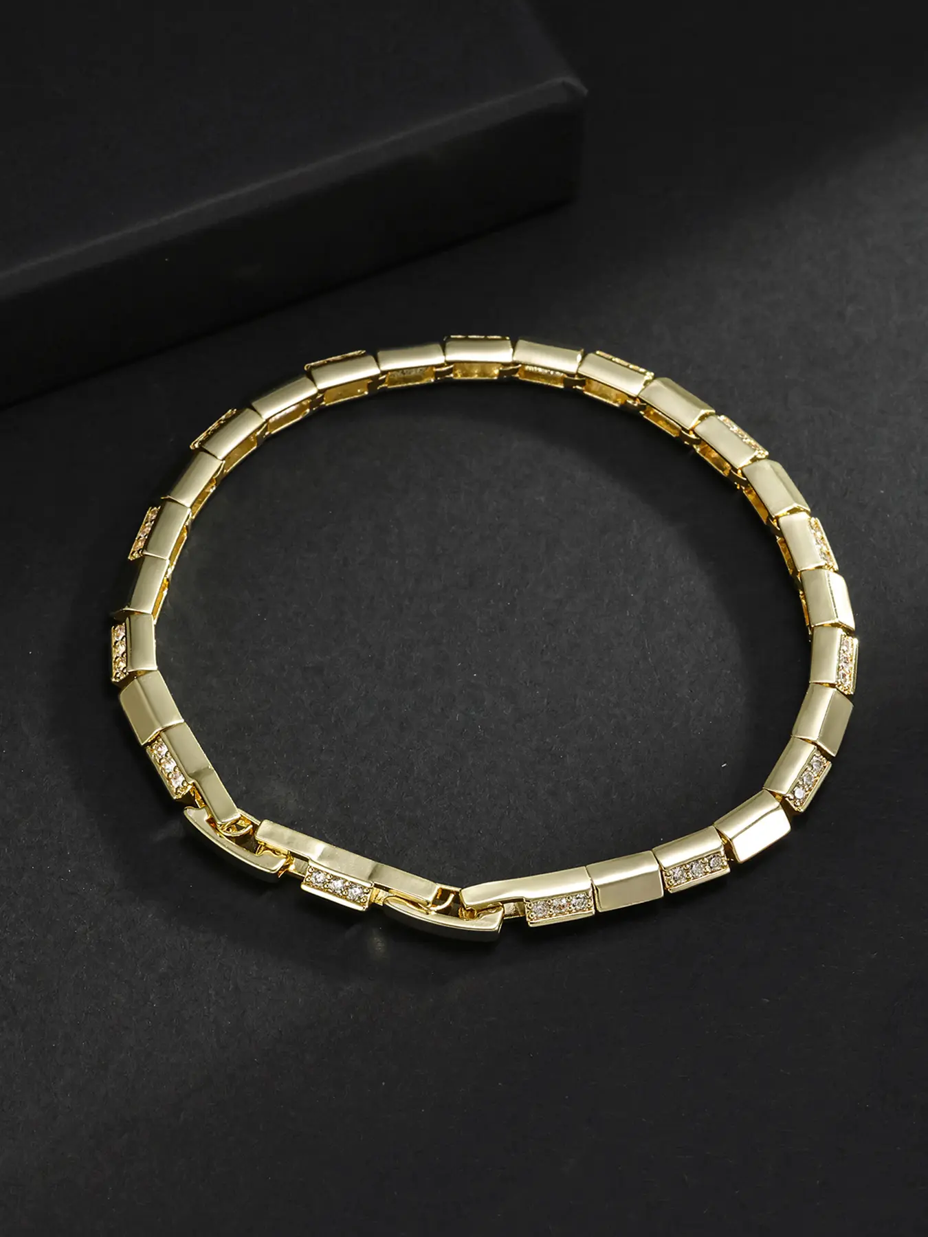 1PC ICED CHICS hip-hop snake bone bracelet, Exquisite Trendy Fashion Bracelet, made of copper inlaid zircon, suitable for both men and women, a couple's style, ideal for daily wear, with a stable coating that does not fade