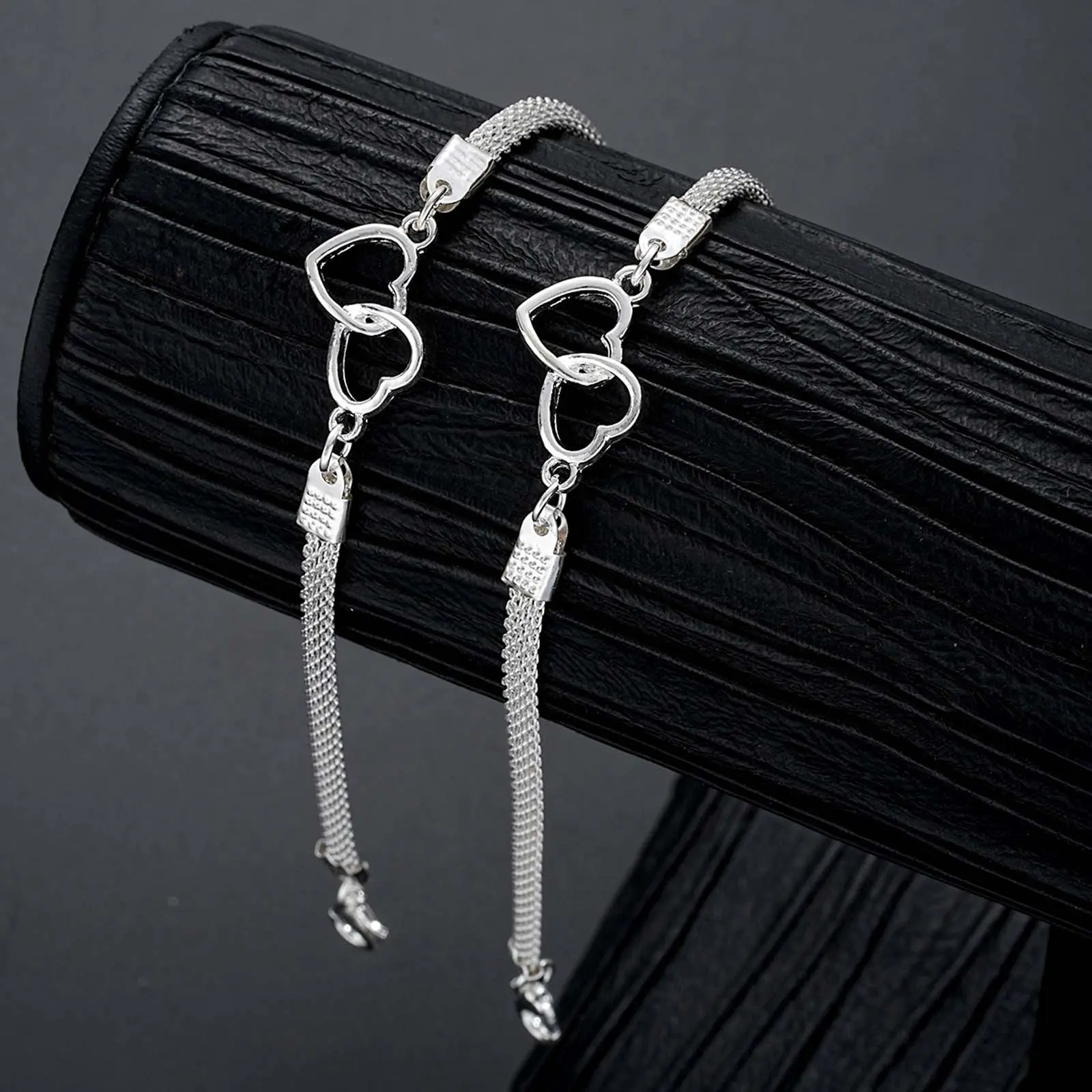 [Limited time event] Fashionable and versatile creative and simple women's interlocking love bracelet and anklet set two-piece gift versatile and fashionable design