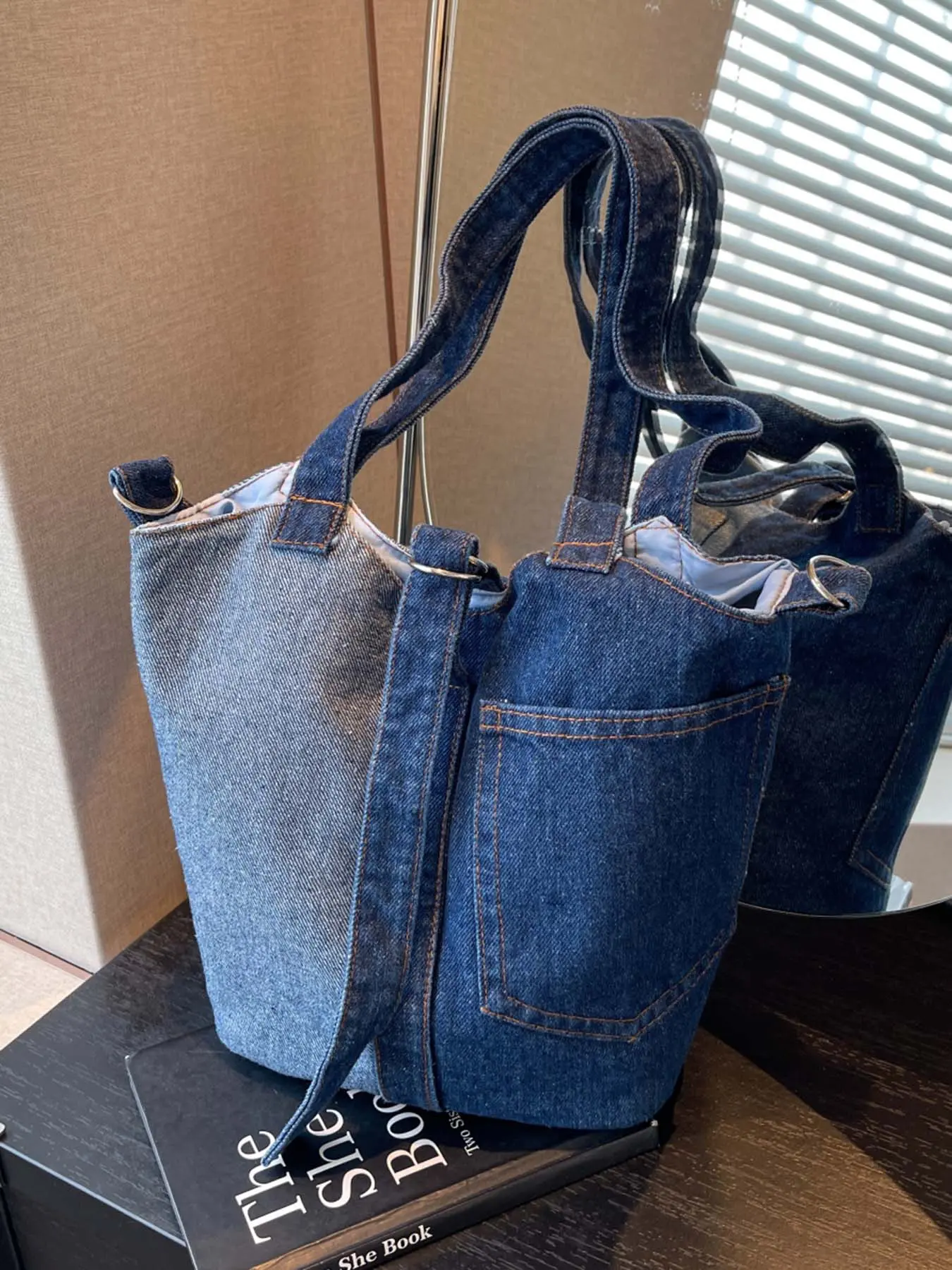 Niche design simple, old-fashioned denim classic shoulder messenger bag, versatile shoulder bag, Casual shoulder bag, versatile imitation denim button messenger bag, suitable for daily commuting, shopping, Denim Crossbody Bags