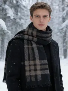 1 piece of men's wool scarf, thick and warm in winter, suitable for outdoor activities and daily wear. It can also be given as a Christmas gift, Halloween gift, Thanksgiving gift to a father or husband