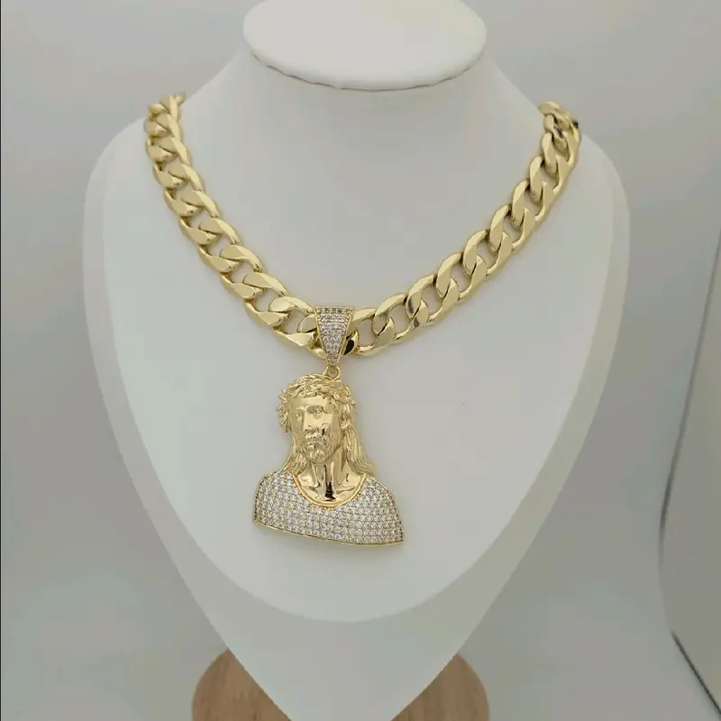 Ada joyeria cadena #111 12mm y pendiente #889 cristo gold plated