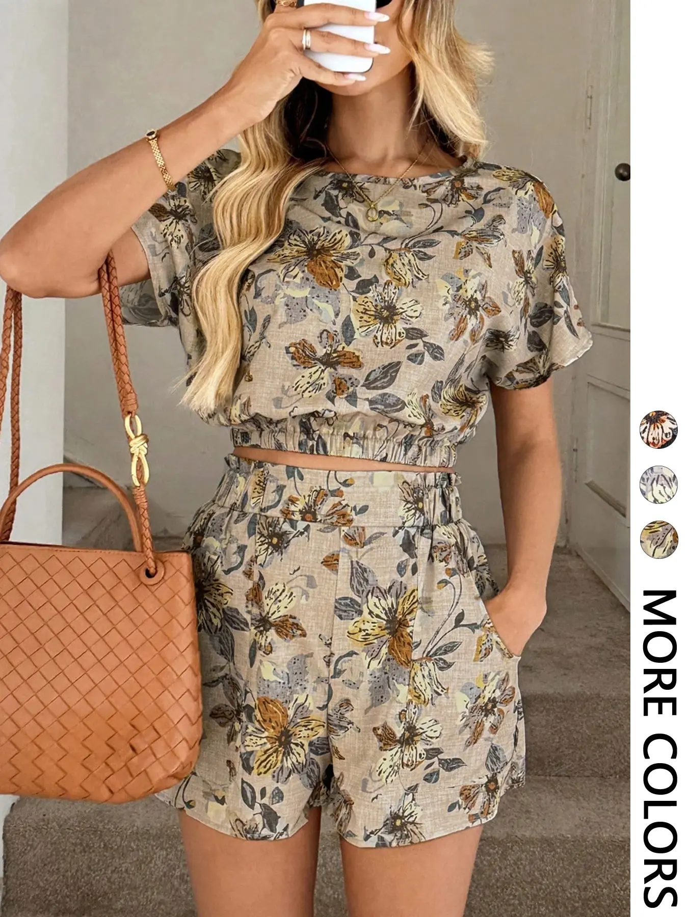 Women's Vintage Floral Bohemian Chic Casual Set, Round-Neck Cinched-Waist Ruched Top and Pleated Pocket Shorts