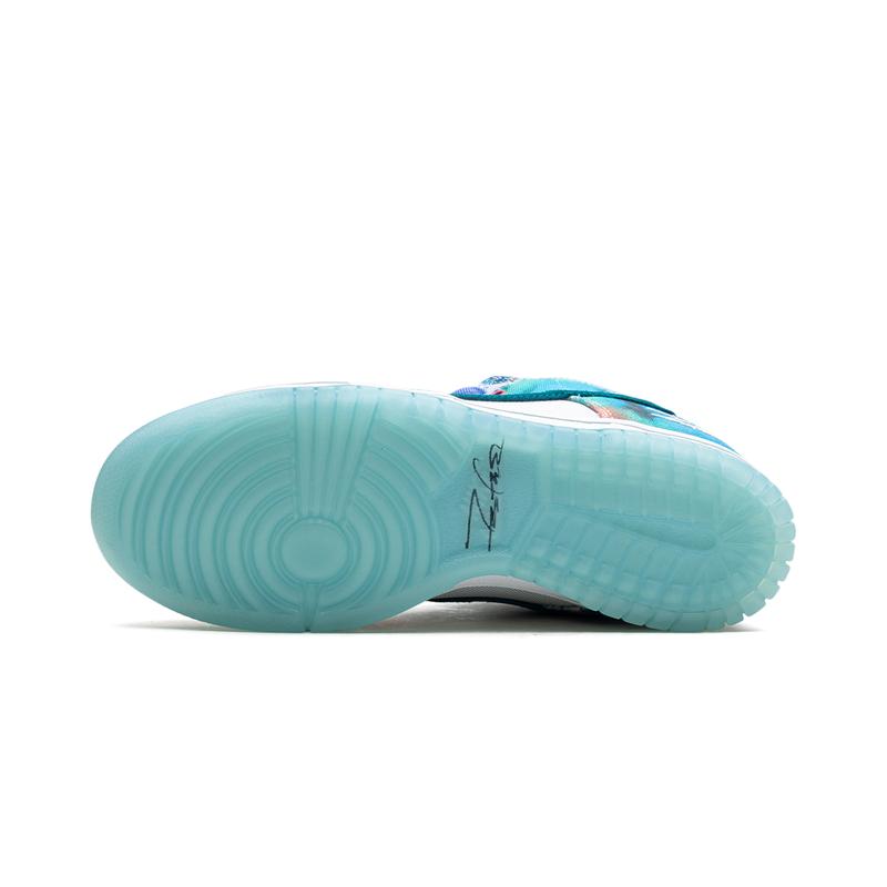 Dunk Low SB "Futura Laboratories - Bleached Aqua" HF6061 400