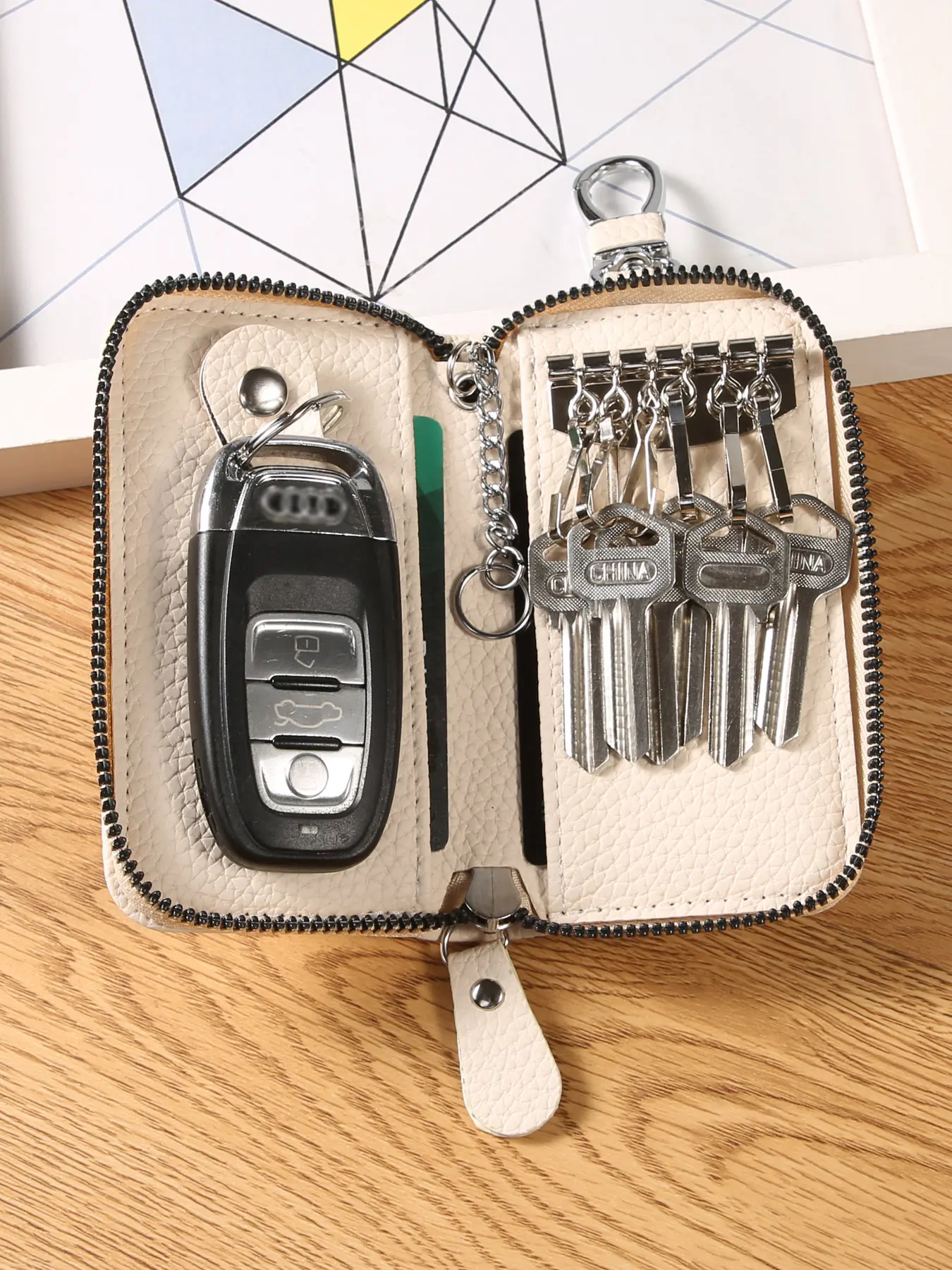 Unisex Key Pouch, Mens & Womens Car Key Holder Bag, Keychain Case Wallet with 6 Hooks, 2 Card Slots, Zipper Closure, Key Holder For Car, Car Key Accessory
