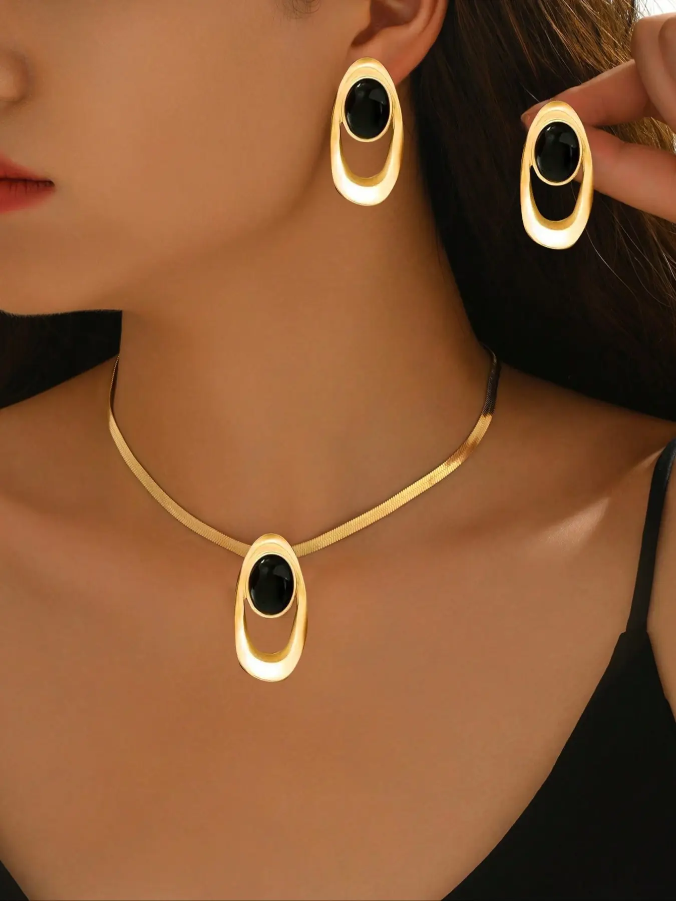 3pcs Necklace + Earrings Set, Necklaces Earrings Set, Metal Geometric Asymmetrical Oval Golden Pendant Necklace With Black Acrylic Color Block Design, Versatile For Daily, Festivals, Parties