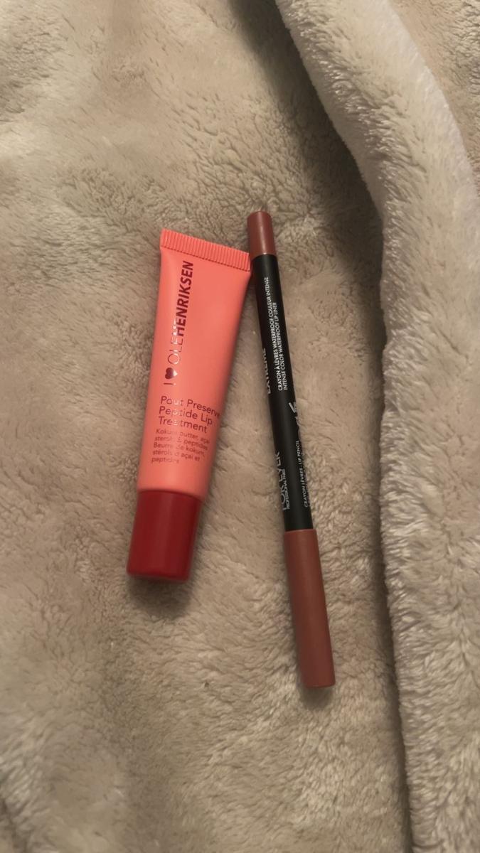 Item: Strawberry Sorbet x Wherever Walnut