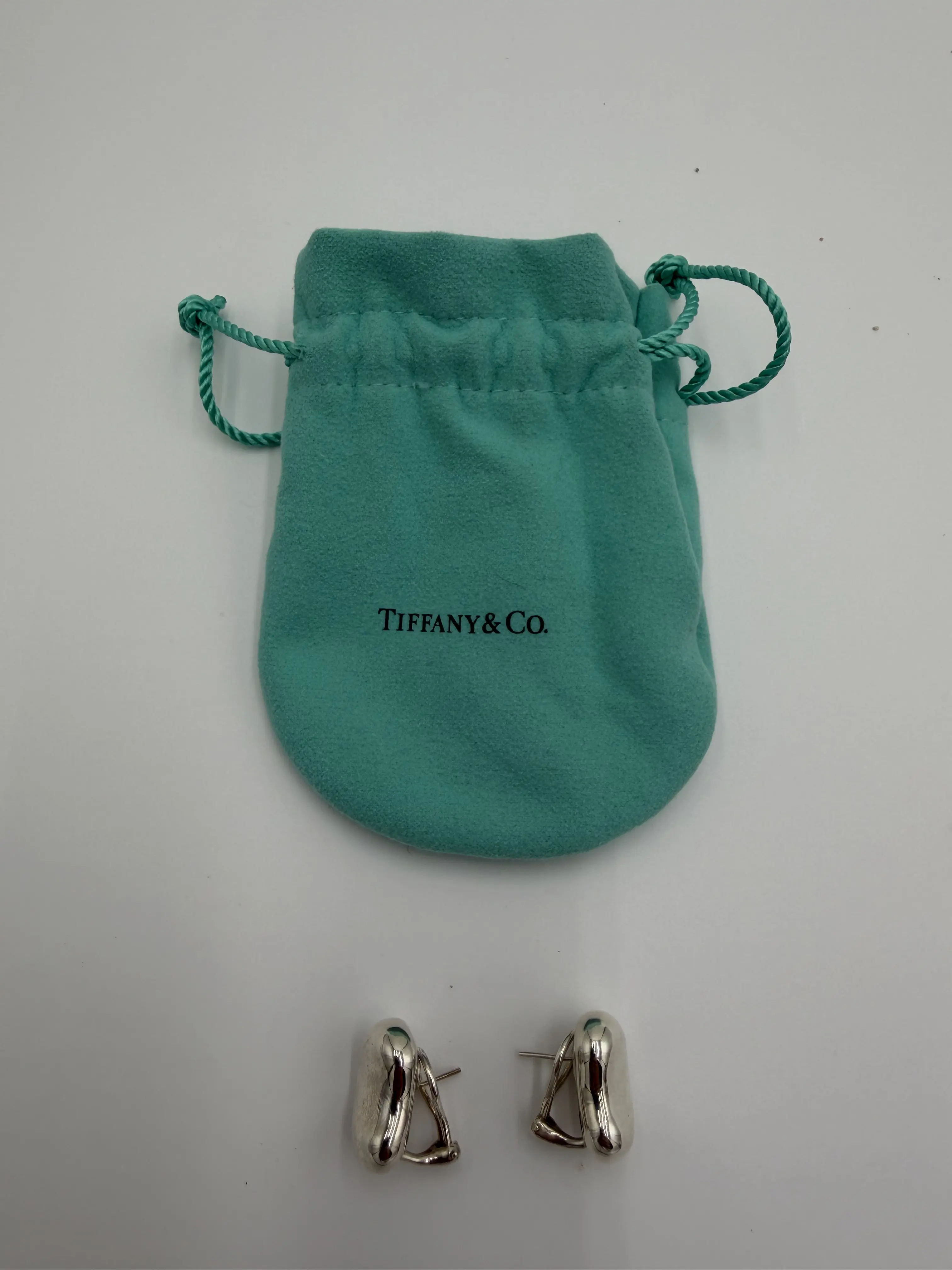 Pre-owned Tiffany & Co. Elsa Peretti sterling silver bean stud earrings