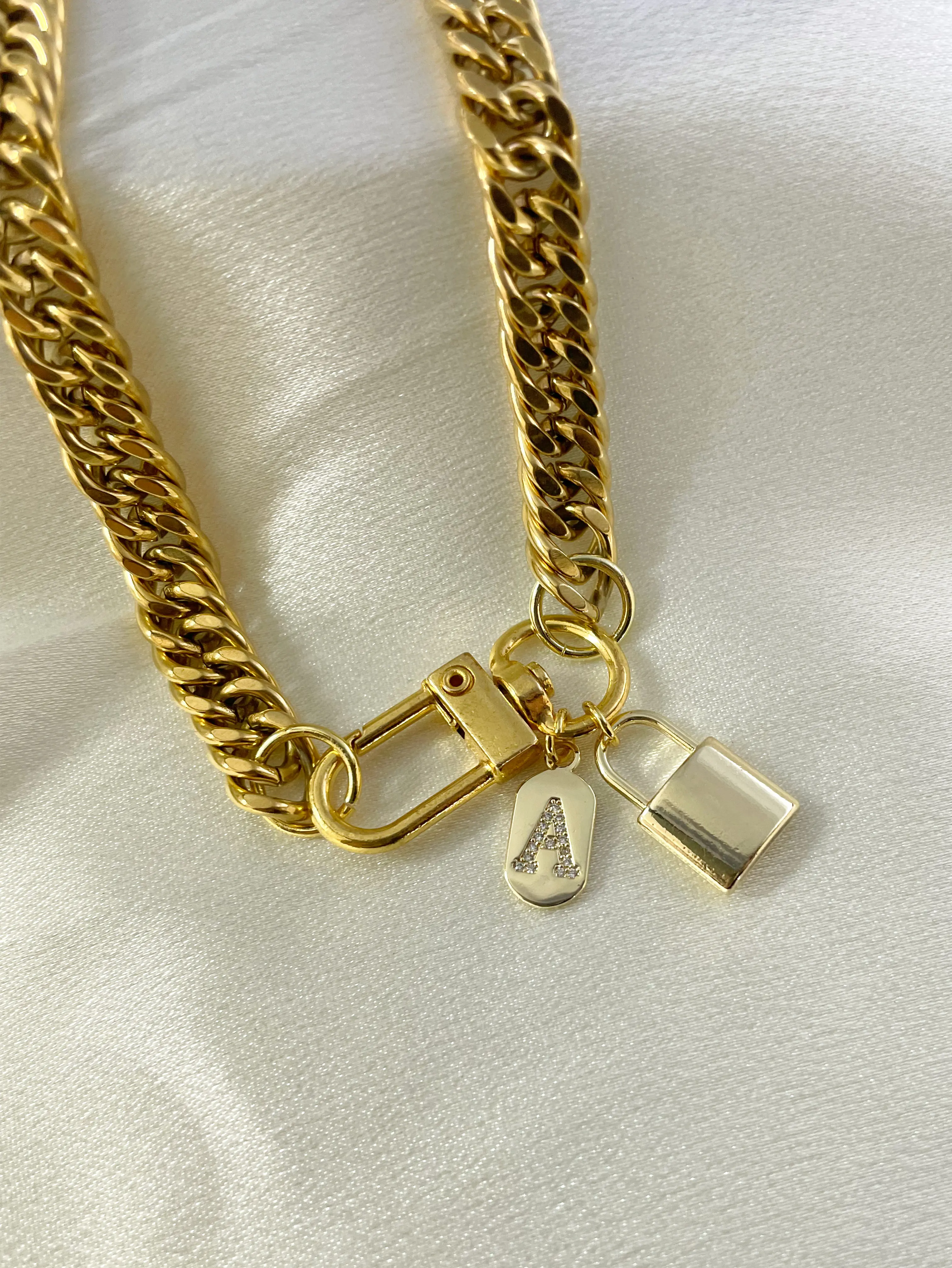 Casual Copper Chain & Link Necklace with Diamond-Accented Star Carabiner, Waterproof Jewelry for Daily Wear, Elegant, Female, Geometric, Long, Modern