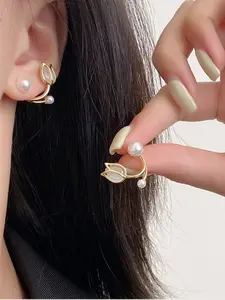 Tulip Shape Women's Earrings, Fashionable Earrings, Unique Design, French Flower Style, High-End Catseye and Faux Pearl Decorations, Perfect Gift for Valentine's Day