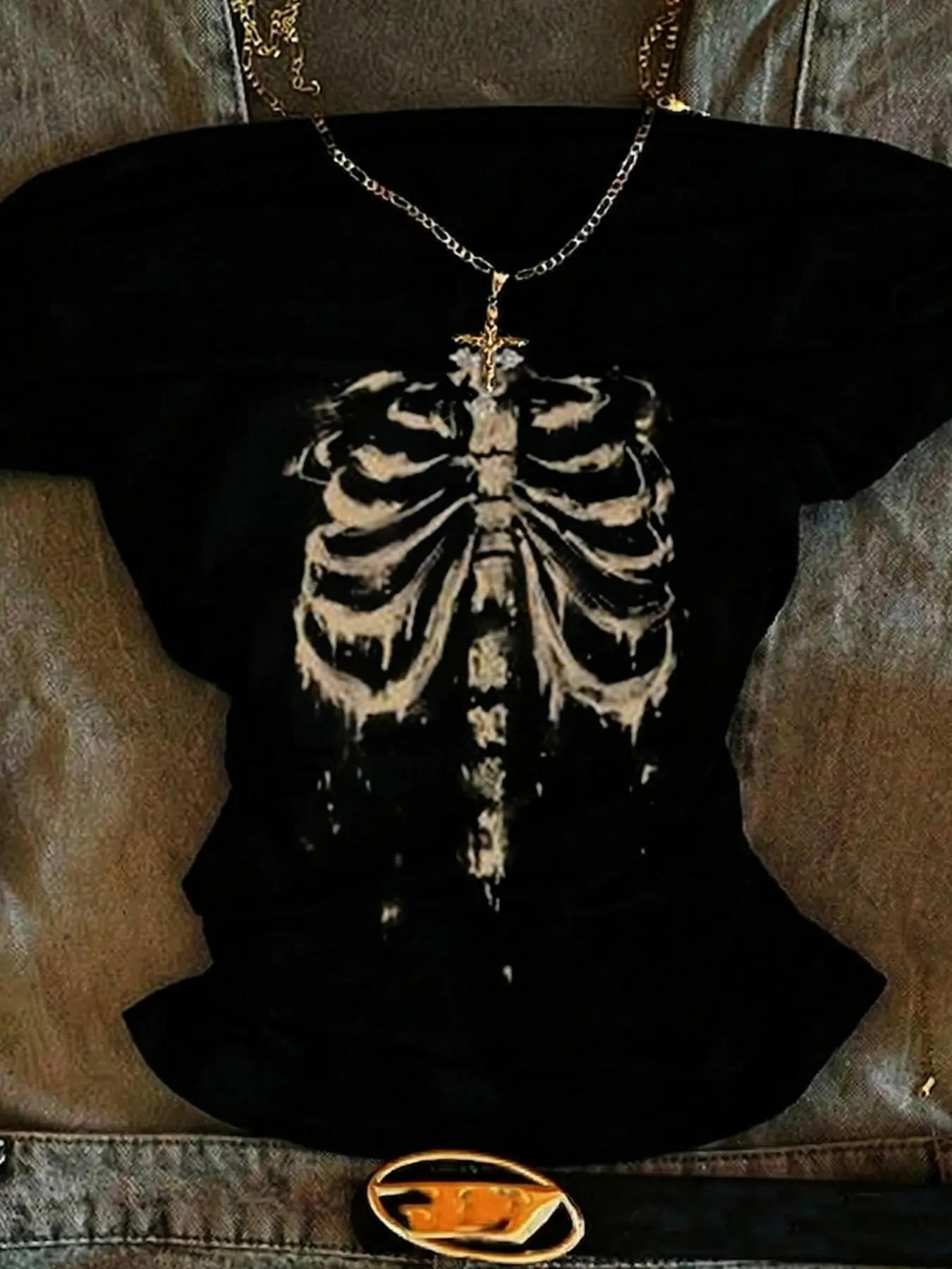 Women's Crop Baby Tee Y2K Grunge Skeleton Rib Cage Graphic Print Slim Fit Short Sleeve Gothic Casual T-Shirt for Streetwear Outfits Fashion Casual Tee Tops