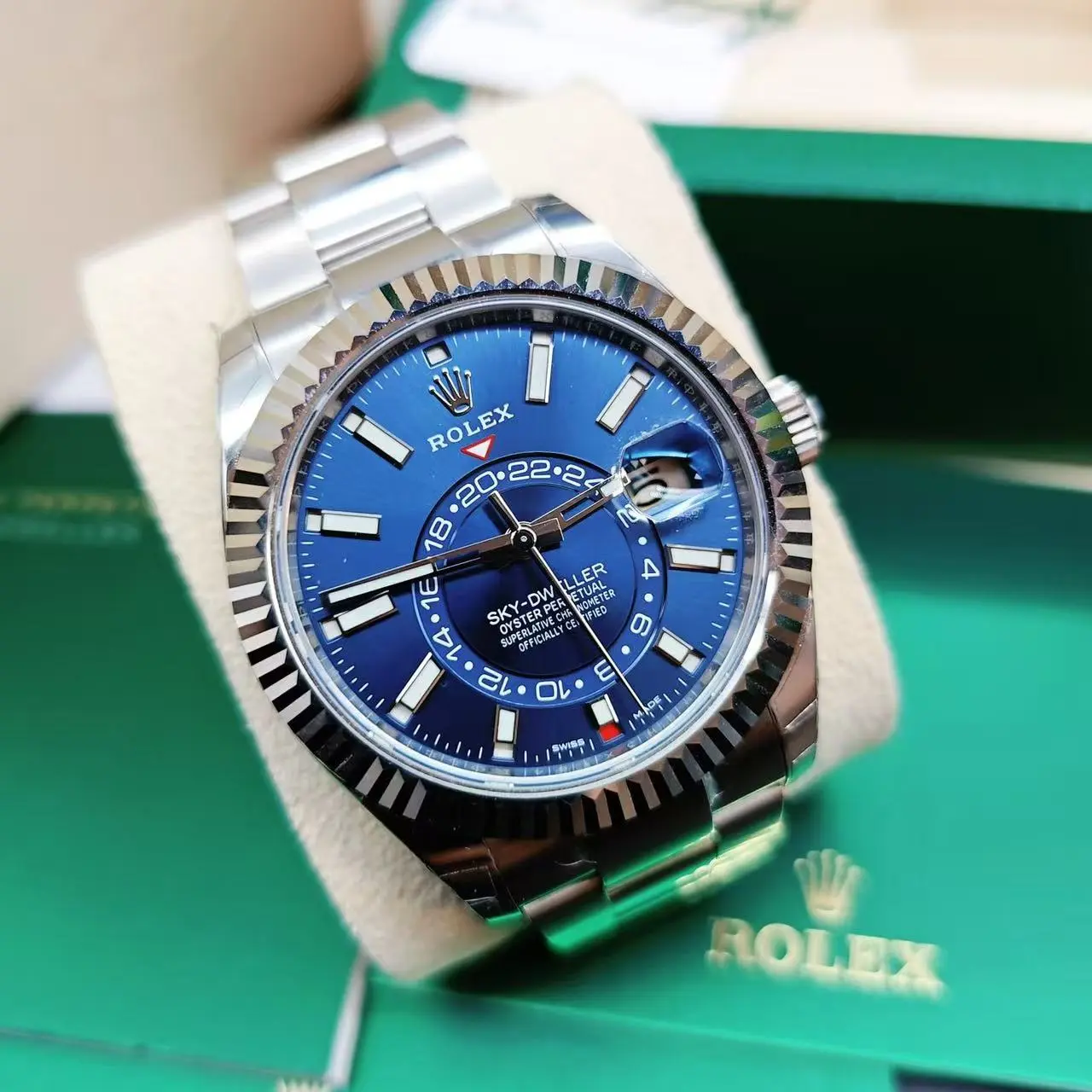 Rolex Sky-Dweller m326934-0003 Annual Calendar GMT 42mm White Rolesor Blue Dial Unworn Full Set