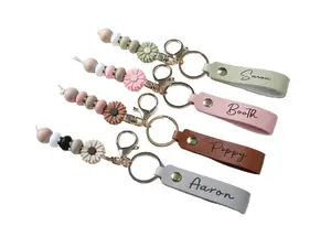 Custom Name Keychain,Daisy Beaded Bag Charm,Personalized Keychain,Back to School or Friendship Gift