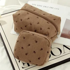 Travel Makeup Bag Velvet Small Floral Storage Pouch, Portable Compact Organizer, Ideal for On-The-Go Essentials, Stylish and Practical Design, Cosmetics Bag