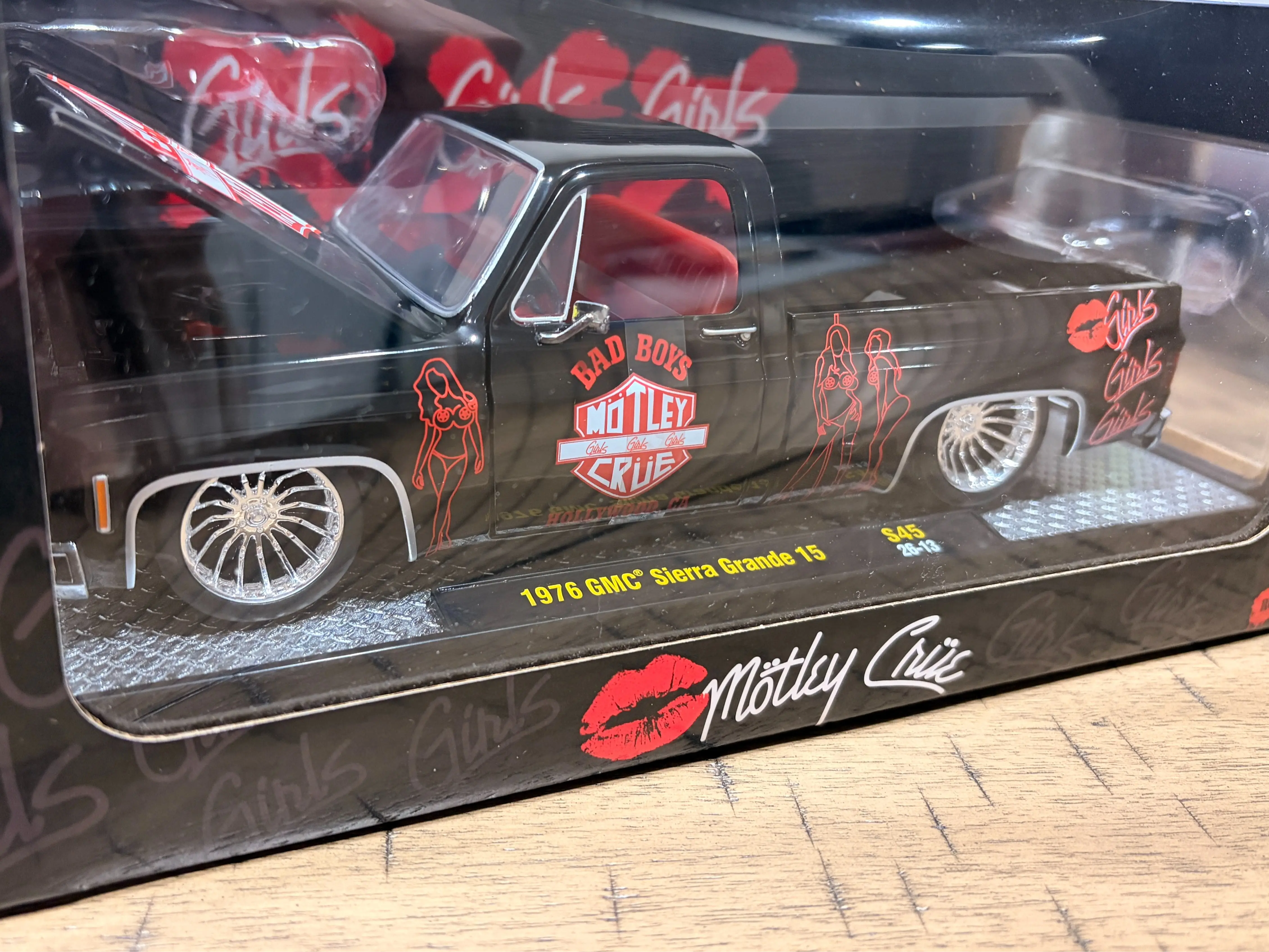 Diecast Motley Crue 1976 GMC Sierra Grande 15