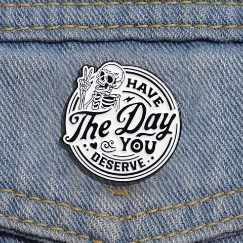 Skeleton & Letter Pattern Brooch, Fashion Brooch for Women & Men, Enamel Pin Suitable for Backpacks, Jeans, Scarves, Hats Decoration, Hat Pins, Fashion Accessory