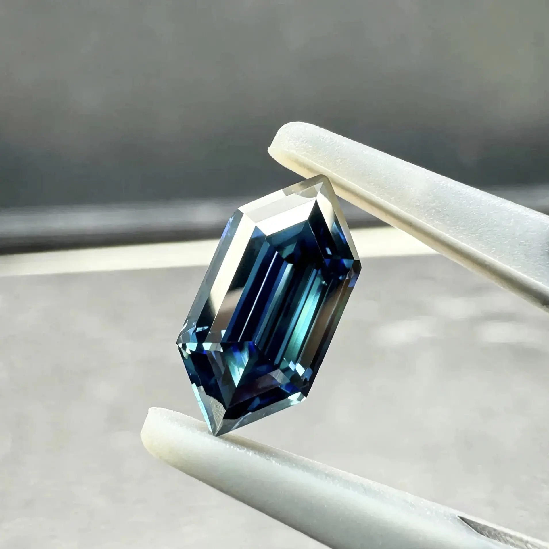 1.5 carat Royal bule dutch marquise —5*10mm - GRA certified