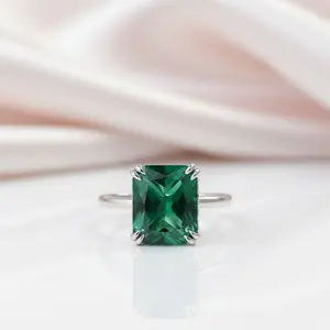 Exquisite Emerald Green Cushion Cut Engagement Ring