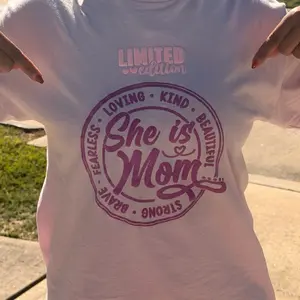 COLOR CHANGING LIMITED EDITION MOM GIFT SHIRT