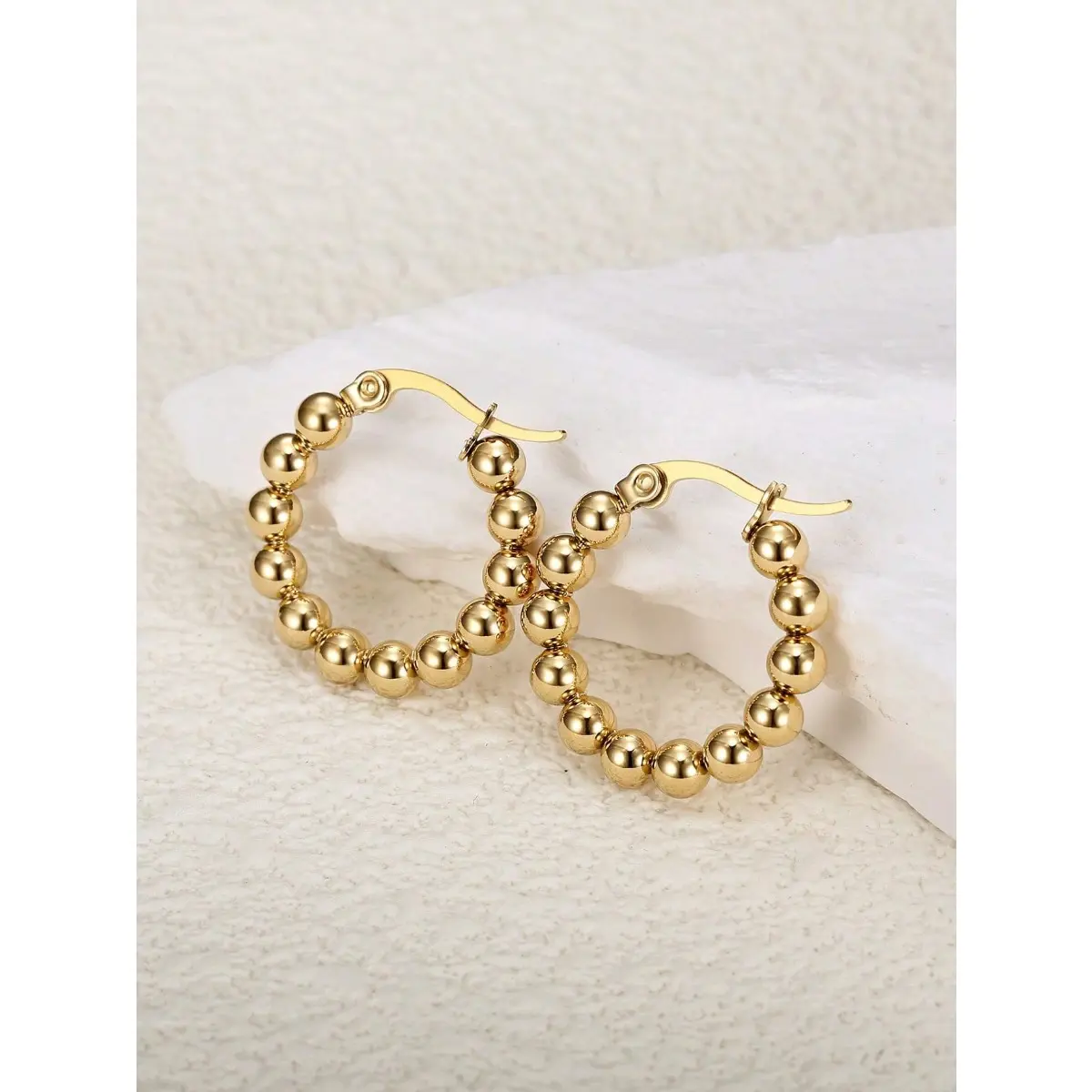 Women's Stainless Steel Round Gold-Tone Hoop Earrings - Elegant Minimalist Geometric Design, Lightweight Versatile Costume Jewelry, Ideal Gift for Girlfriend's Birthday, Elegant Minimalist Earrings, Stainless Steel Earrings