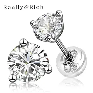 [Freeze-frame] Stud earrings made of S925 silver with Synthetic moissanite, featuring a simple design,plated with 18K gold and are resistant to corrosion and discoloration.