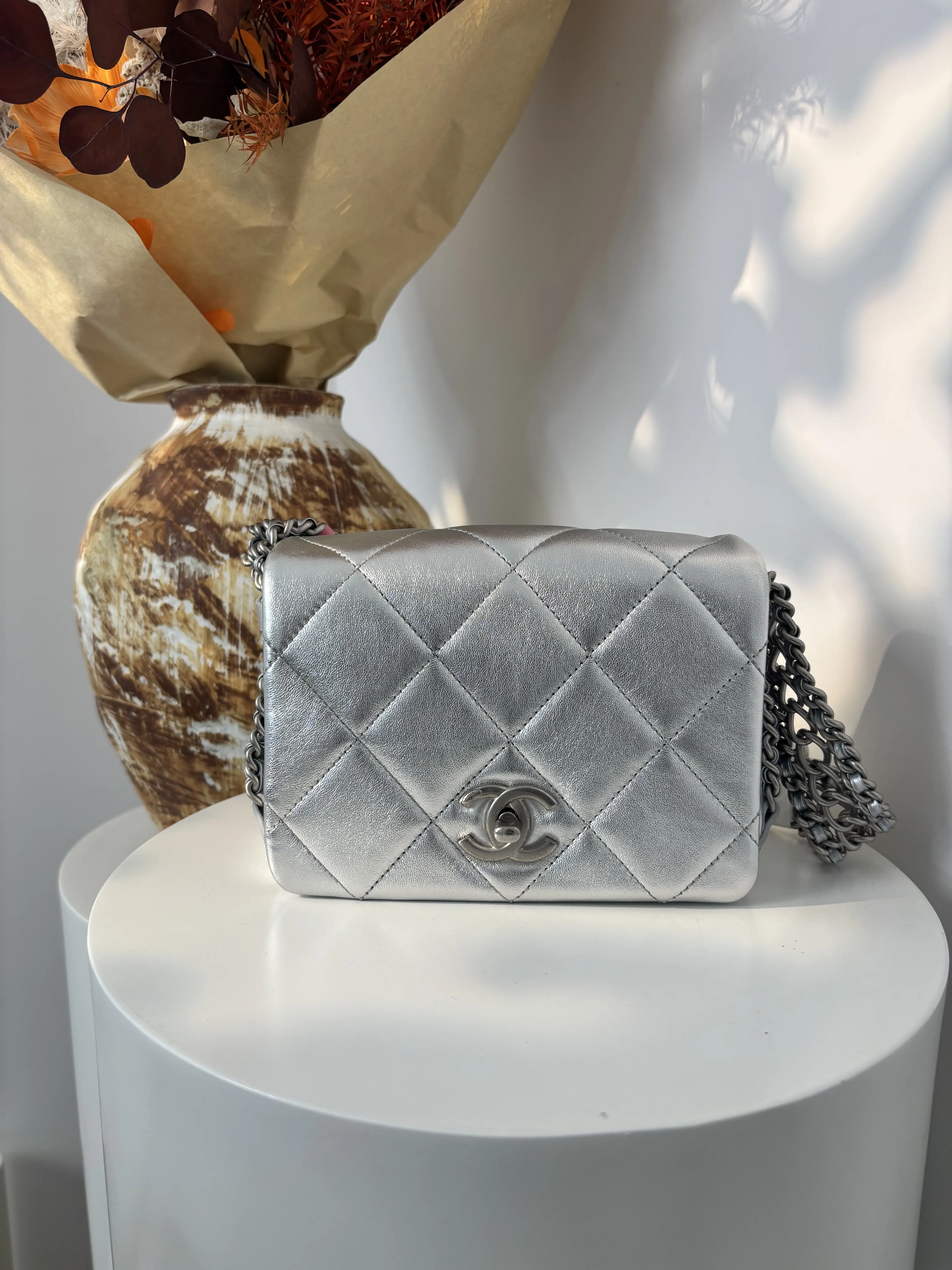 Pre-owned CHANEL lambskin Shoulder Bags 22P Silver Waterfall Mini Metallic Underarm&Shoulder Bag