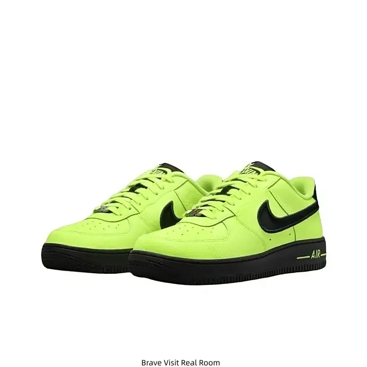 Fluorescent Neon Green Black Swoosh Retro Low Top Air Force Casual Sneakers Black Rubber Outsole Smooth Leather Daily Walking Shoes for Men Women Street Fashion Trainers