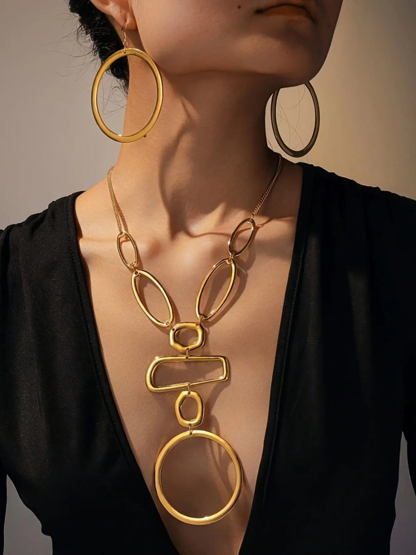 Hiphop Style Golden Fashion Geometric Hollow Out Pendants Necklace Set, Long Chain Earrings Jewelry Set, Metal Wind Exaggerated Personalized Accessories, Zinc Alloy Jewelry