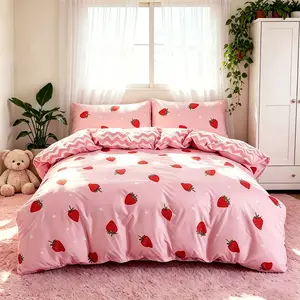 3-Piece Strawberry Print Bedding Set, Reversible, (Include 1*Duvet Cover, Without Duvet Insert,2 *Pillowcases, Without Pillow Core)Soft Fabric, Easy-Remove Zipper, Perfect Gift for Girls' Bedroom Decor