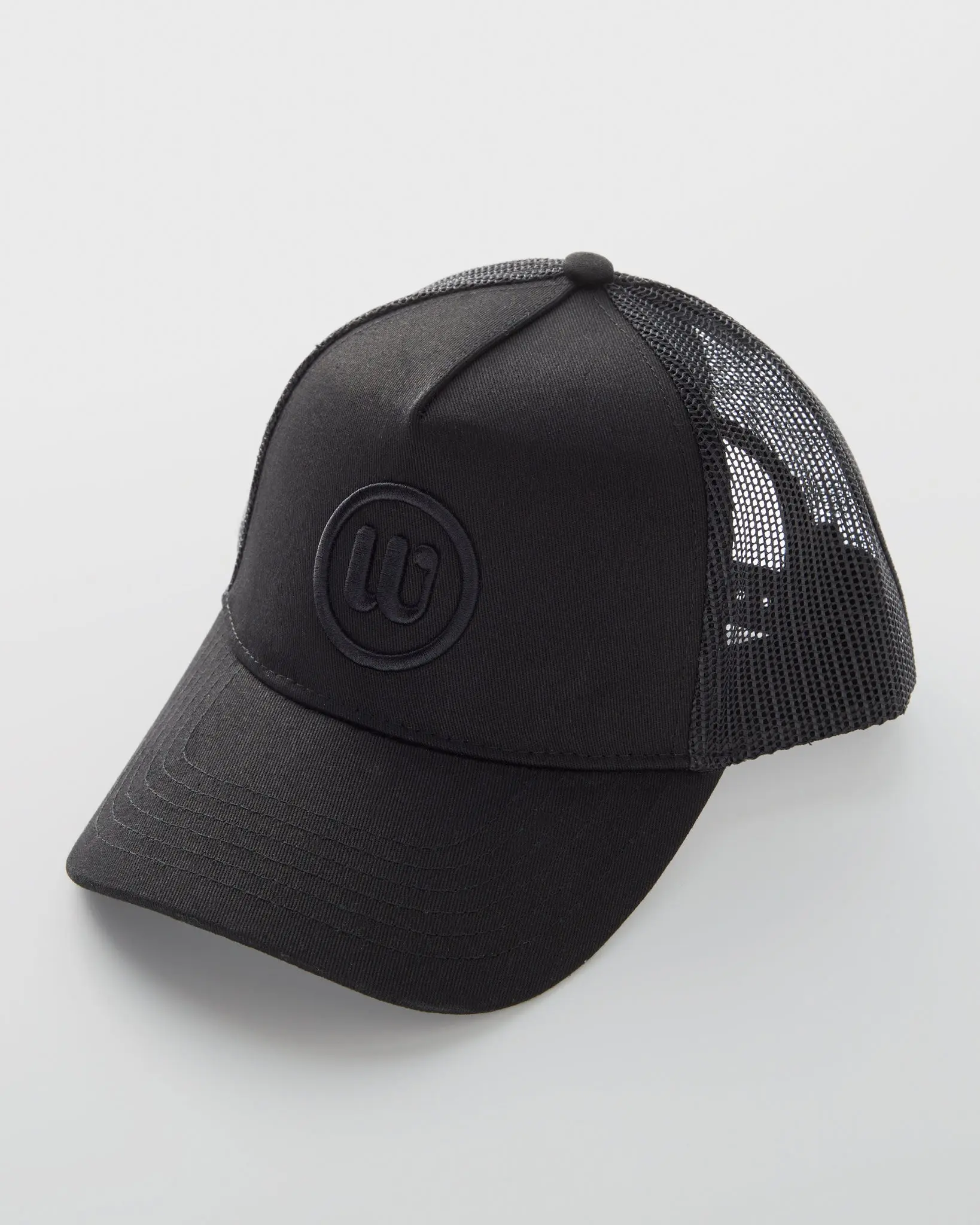 Wantable Trucker Hat Unisex Adjustable Snapback Cap, Everyday Casual Headwear with Embroidered Logo Patch & Breathable Mesh Back for Streetwear Outfits
