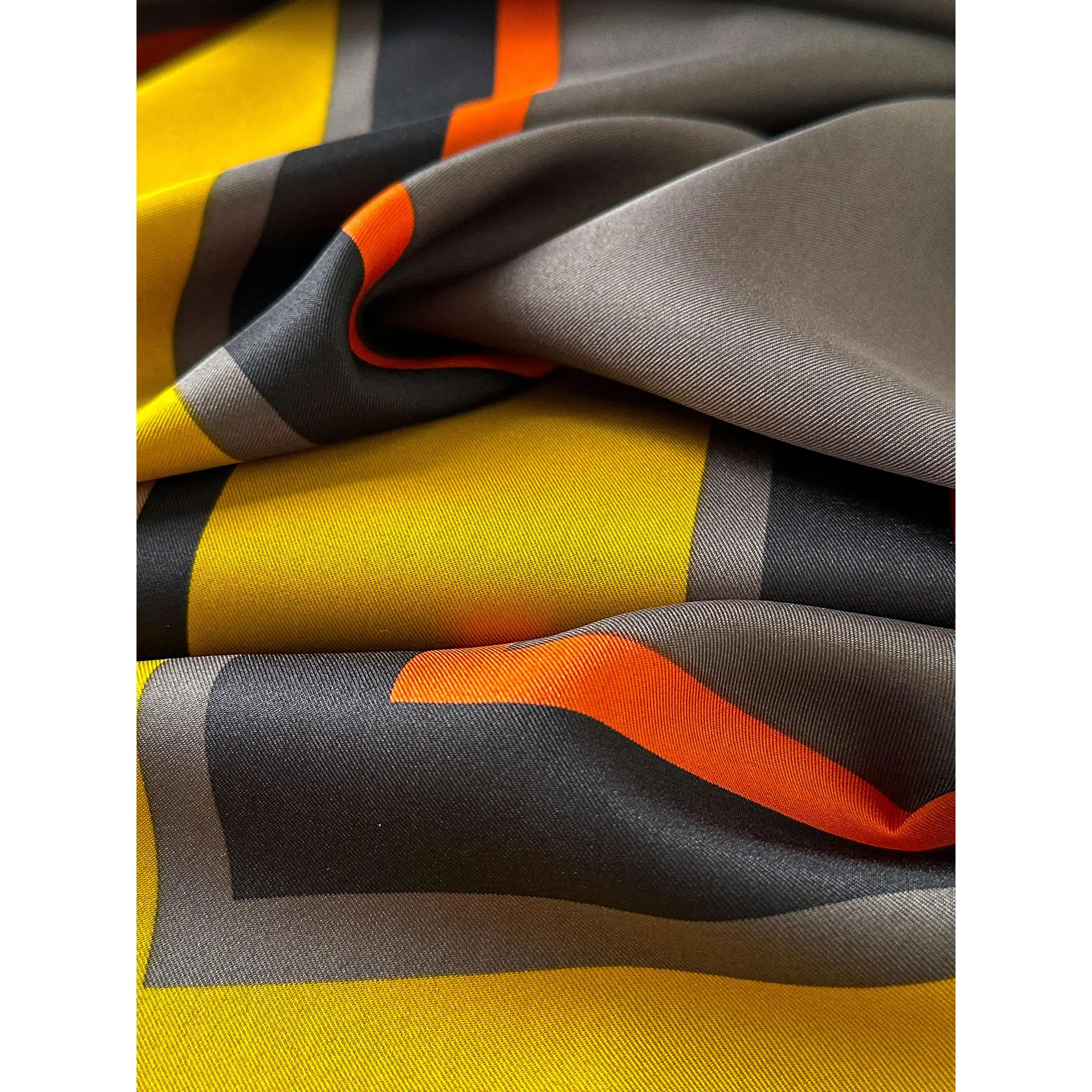 Women's Random Geometric Print Silk Scarf, Fashionable Soft Comfortable Shawl for Daily Wear, Elegant All-match Accessories for Women & Girls Women's Random Geometric Print Silk Scarf, Fashionable Soft Comfortable Shawl for Daily Wear, Elegant All-match Accessories for Women & Girls