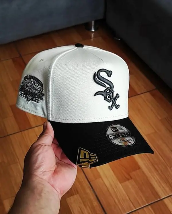 Chicago White Sox 9FORTY Adjustable Cap, MLB Baseball Hat, White Black Curved Brim Sports Cap with Sox Logo, Adjustable Strapback Hat, Classic Team Fan Cap, Casual Streetwear Baseball Hat for Men Women, Everyday Outdoor Athletic Headwear