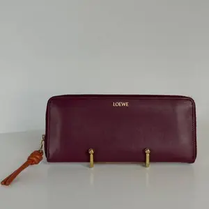 Pre-owned Leather Wallet Loewe Knot Slim Continental Wallet