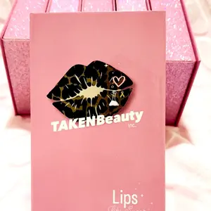 CREATE YOUR OWN Lip Kit Book during the Live!