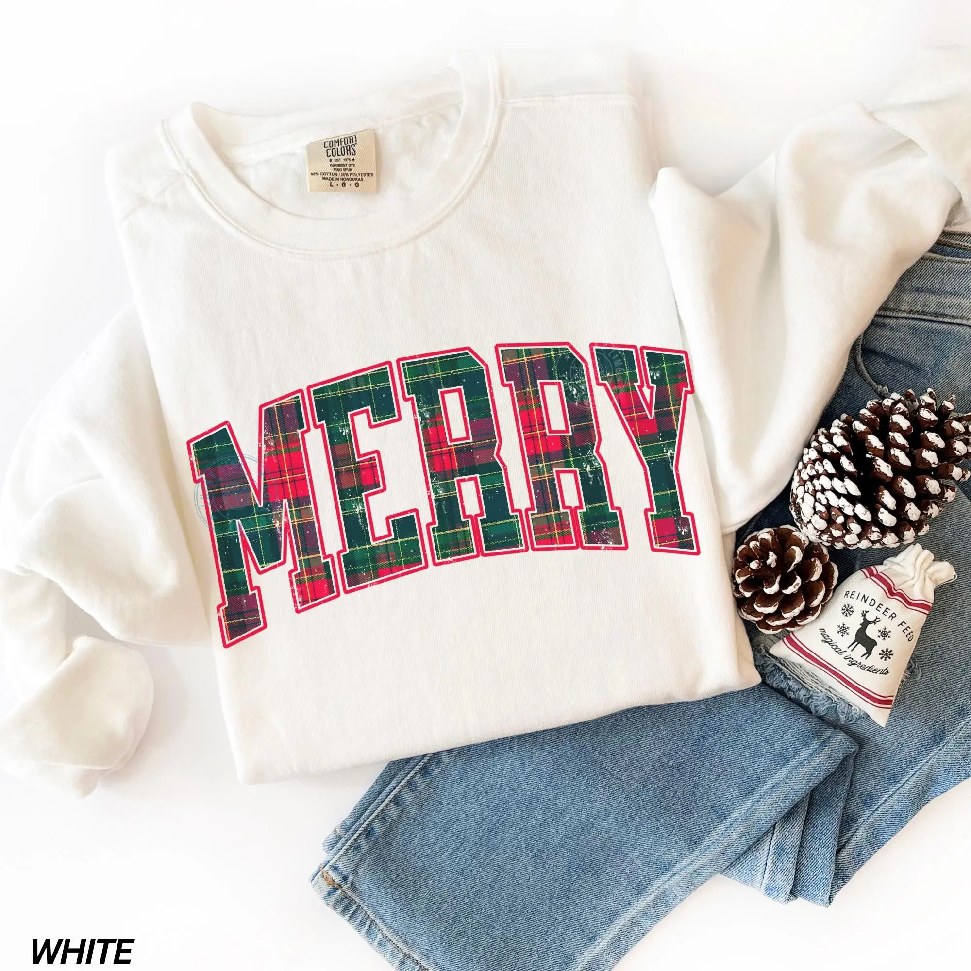 Merry Christmas Sweatshirt, Plaid Christmas Crewneck, Cozy Winter Holiday Pullover, Preppy Christmas Graphic Sweater, Family Christmas Gift for Women and Men, Cute Aesthetic Christmas Tree Sweatshirt, Cozy Winter Season Apparel