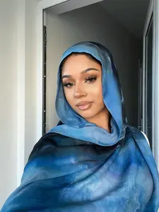 Blue Wave Print Headscarf with Visual Interest, Casual Fashion Scarf for Daily Use, Stylish Wrap-Around Accessory, Comfortable and Trendy, Casual Soft Scarf