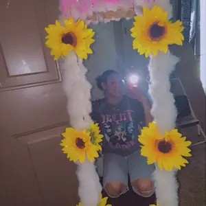 LED SUNFLOWER DECORATED MIRROR