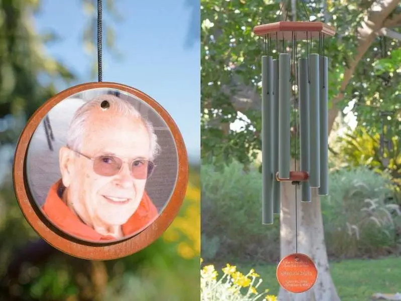 Memorial Wind Chimes | Personalized Name and Photo | Red Wood and Green Metal