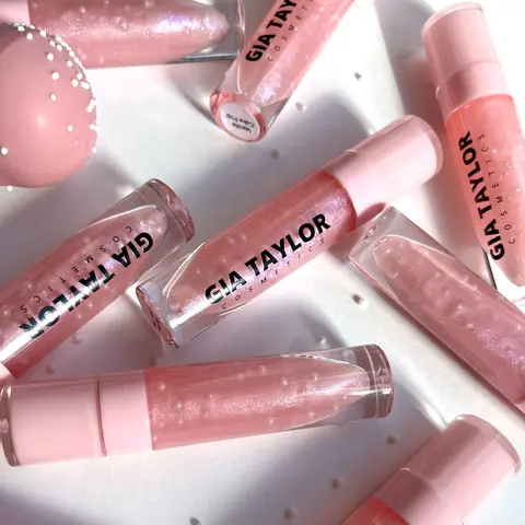 Cakepop lipgloss vanilla cake lipgloss pink shimmer non sticky moisturizing cruelty free vegan smooth lipgloss