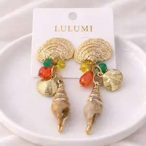 Tropical Ocean Luxe Earrings with Shell and Bead Details for a Chic Look
