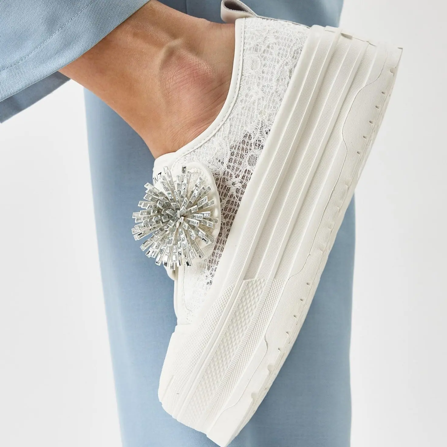 Women's Curla White Casual Sheakers