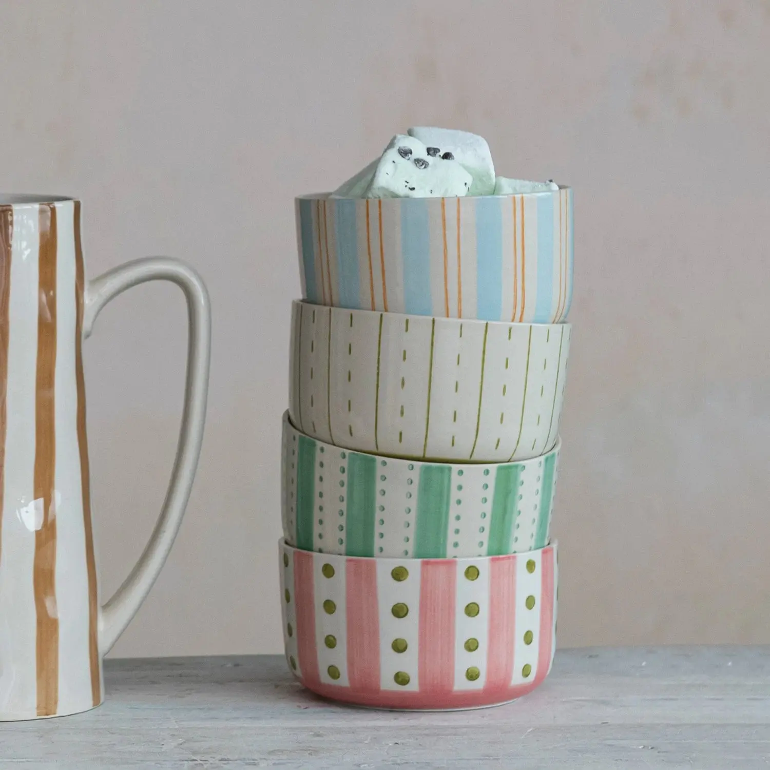 Hand-Painted Stoneware Bowl (Pink)