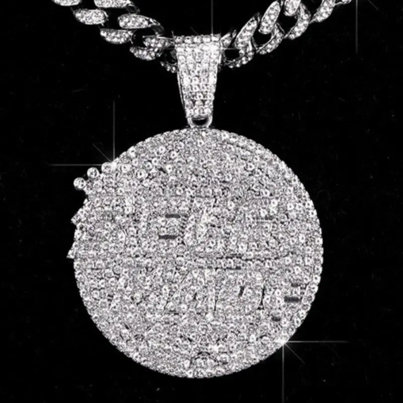 Silver round card single pendant