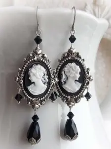 Vintage Palace Style Relief Portrait Earrings, Simple Elegant Imitation Pearl Jewelry, Zinc Alloy Drop Earrings for All Seasons